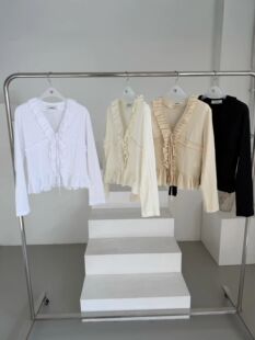 韩国东大门2026春季新品oatmeal时尚风琴褶深V领小美衬衫