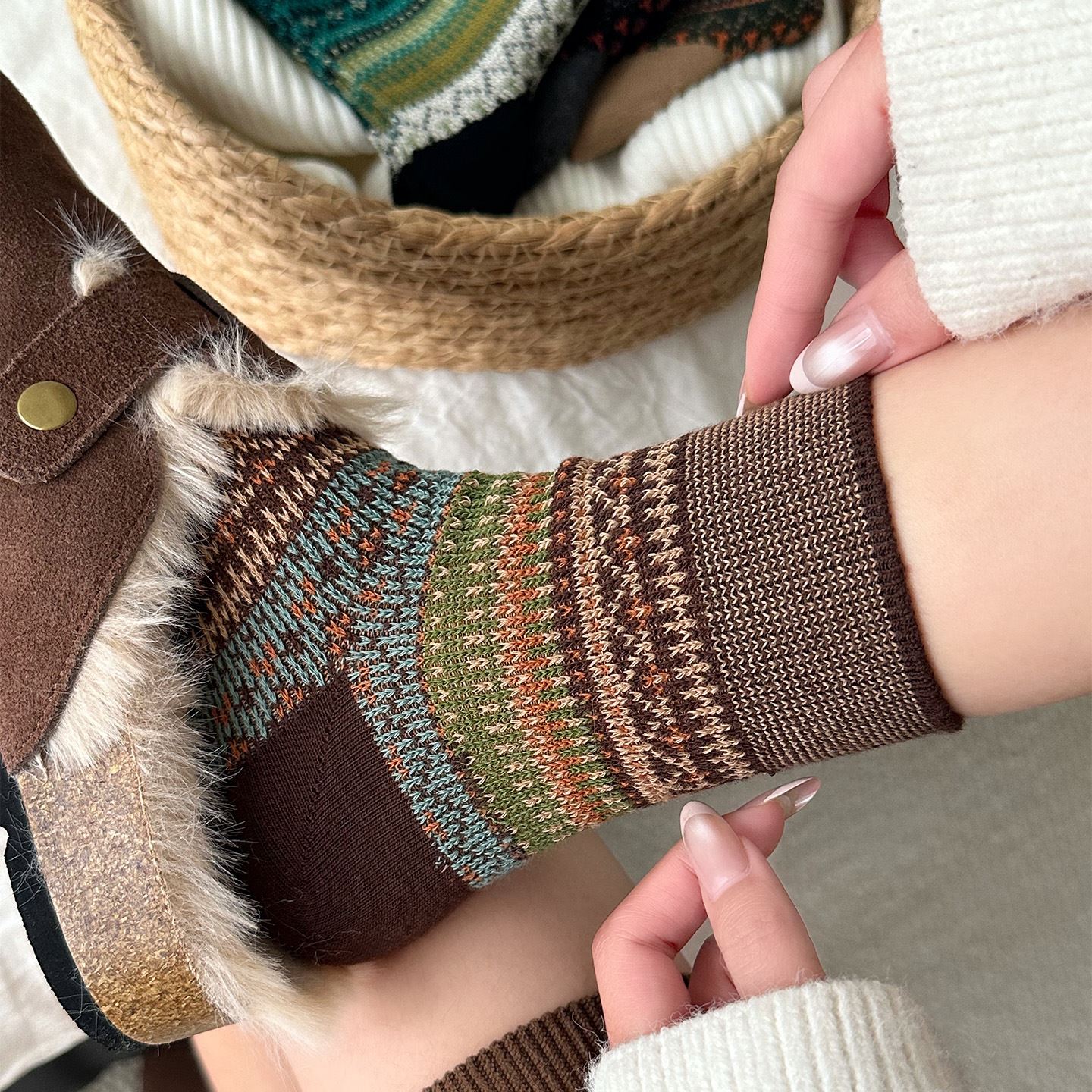 民族风袜子女秋冬款中筒袜双针双路无骨棉袜复古2025潮款堆堆袜