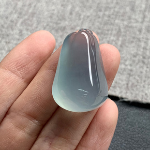 20.4 天然A货缅甸翡翠 30.2 尺寸 13.2 福瓜