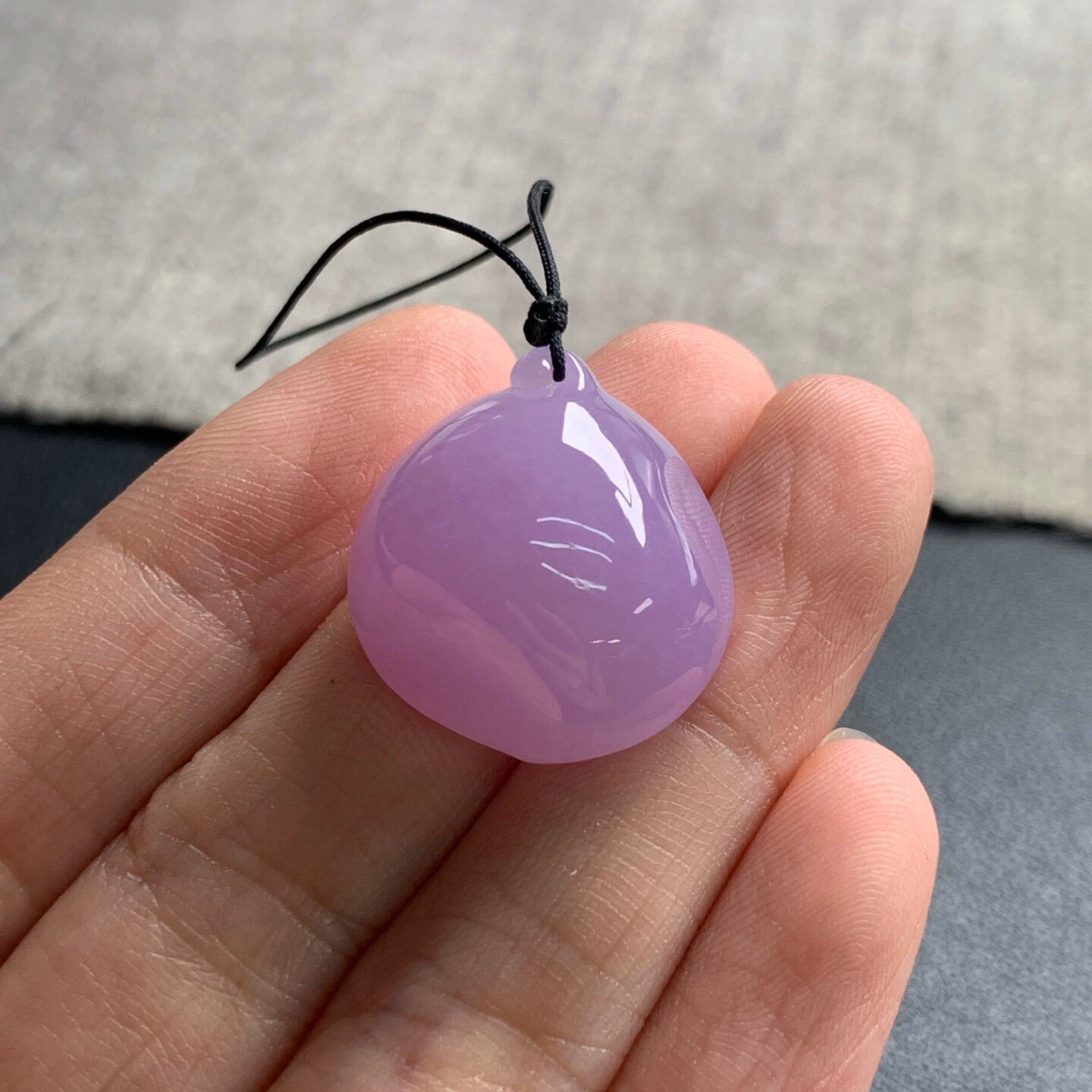 天然A货缅甸翡翠 紫罗兰福瓜 尺寸 : 20.4-19.2-12