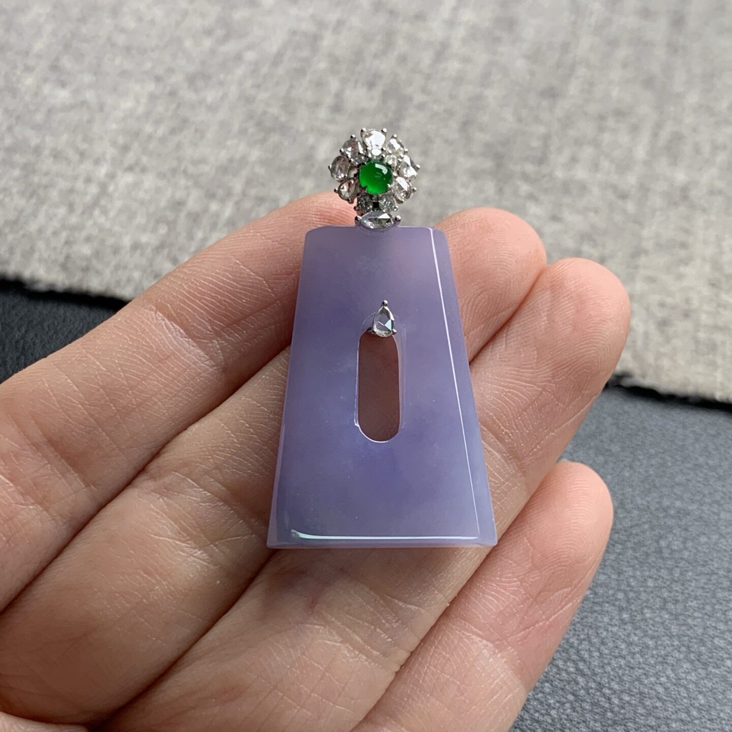 天然A货缅甸翡翠 紫罗兰方扣吊坠 尺寸 : 37.9-29.1-19.9-4