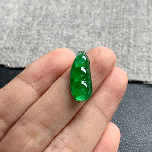 7.9 天然A货缅甸翡翠 19.1 尺寸 4.5 福豆