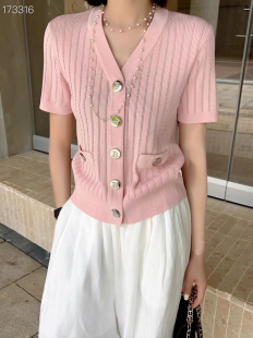 天丝6541 针织开衫 巴家轻奢感小镂空金扣小香风气质V领修身 短袖
