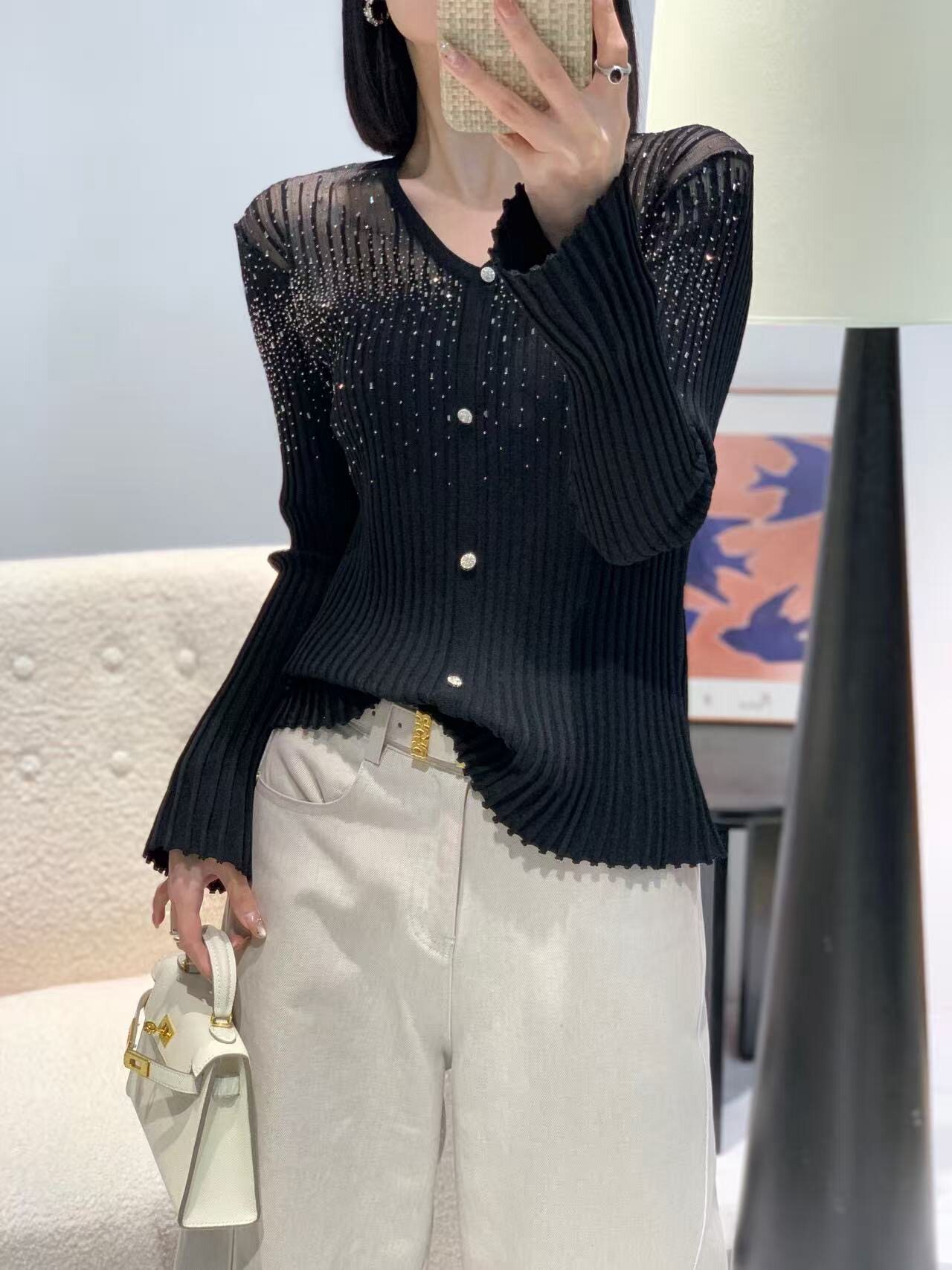 2026V领烫钻针织衫女气质百搭显瘦针织上衣天丝春款新款高端欧货