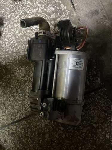 适用 宝马6系 630 G32 打气泵