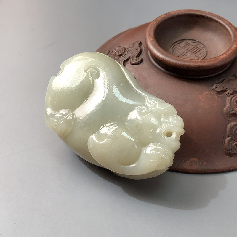 招财貔貅新疆和田玉籽料手把件