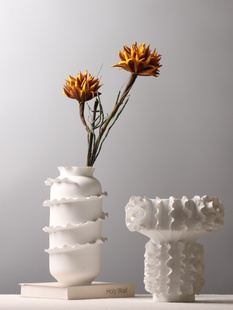 现代简约手捏陶瓷花瓶白色插花装 饰品样板房酒店轻奢摆件创意花器