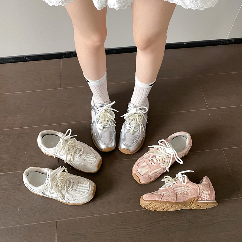 大码女鞋41到43显脚小超火德训鞋女2025春季新款软底不累脚阿甘鞋