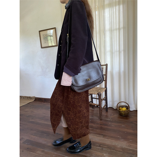 雏菊BellisPerennis2025AW 复古图腾灯芯绒有机棉直筒开叉半身裙