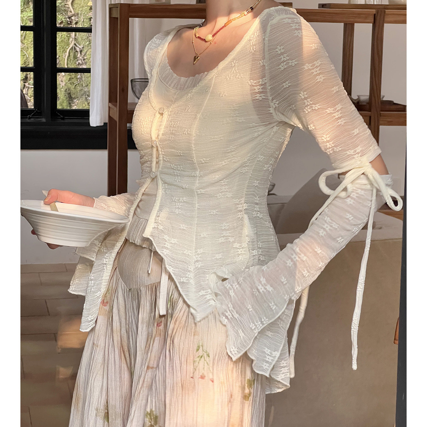 吴宝珠 纯欲收腰蕾丝衫女春夏新中式设计感小众打底衫防晒衫罩衫