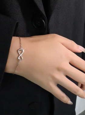 无穷的爱满钻8字无限符号手链高级感送女友礼物大小心形锆石手环