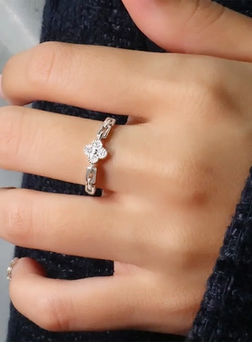 幸运四叶草锆石戒指女小清新韩版设计感精致四瓣花朵镶钻链条指环