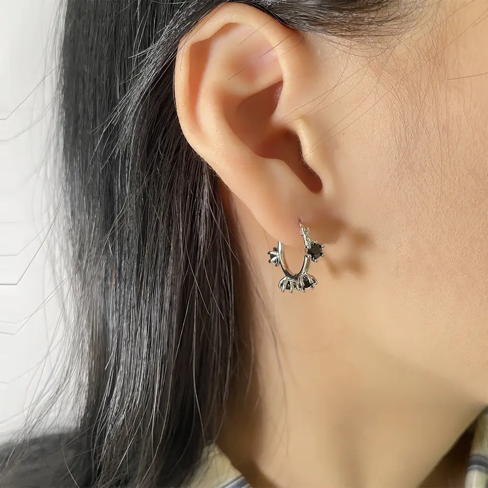 锆石耳扣个性潮欧美摩登太阳花朵耳圈夸张黑色镶钻耳环Tiktok