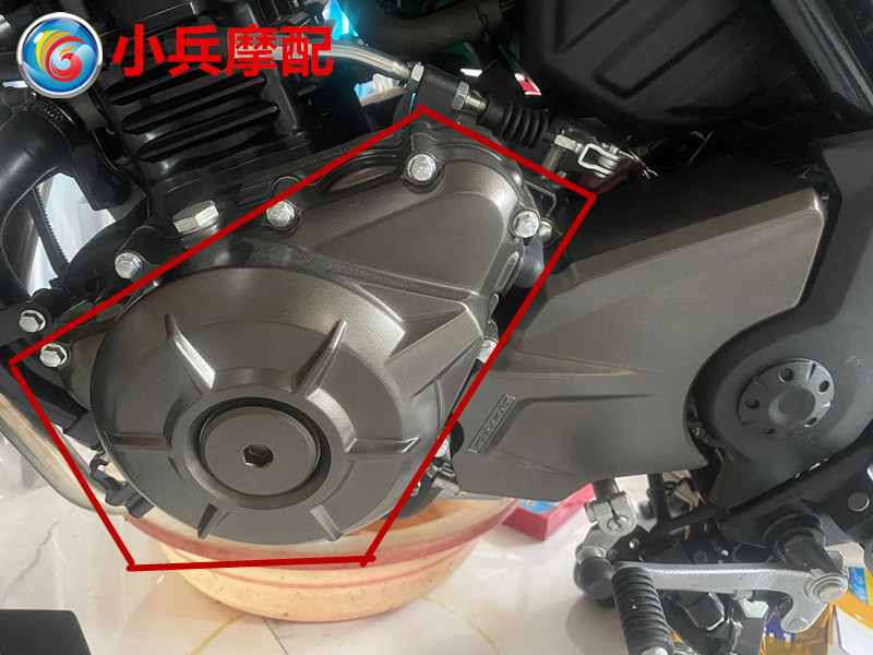 DR300摩托车磁电机边盖