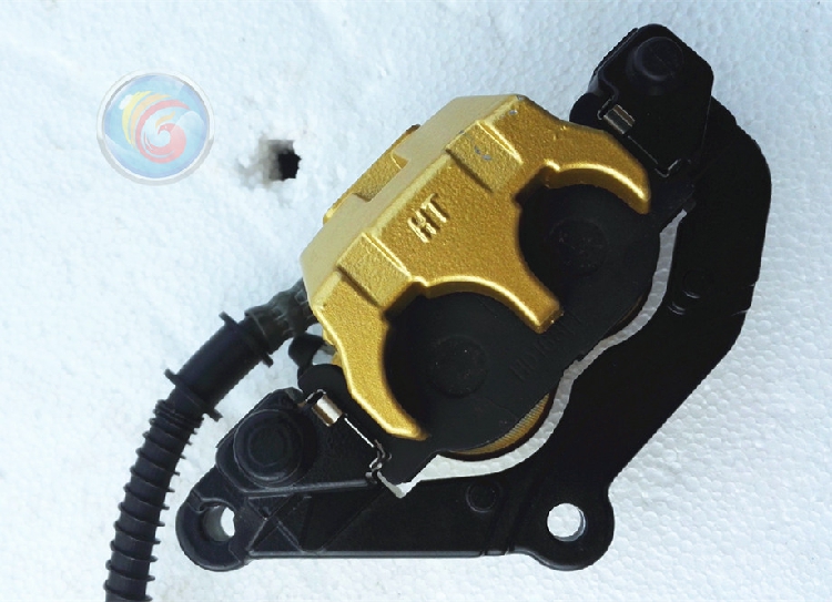 适用雅马哈马杰斯特125小马YP125欧洲霸王前刹车下泵碟刹泵卡钳