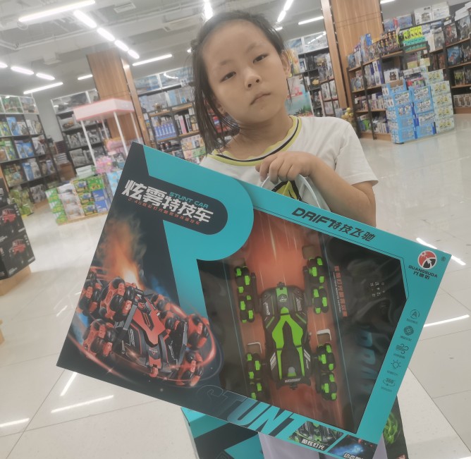 正版光速達炫舞特技車360度遙控車充電可噴霧有燈光兒童男孩玩具