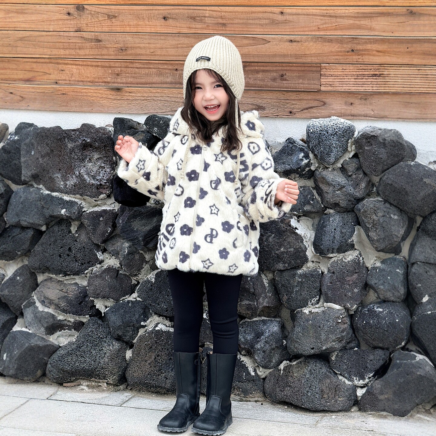 儿童毛绒绒外套女童冬装连帽加厚保暖棉服小宝宝洋气韩版夹棉上衣