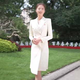 通勤风白色西装连衣裙女长袖双排扣收腰显瘦播音主持高级感职业裙