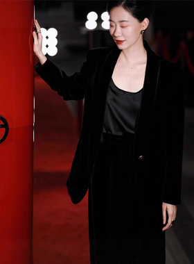 赫本休闲风黑色丝绒西装女长袖气质高级感职业外套冬季两件套装潮