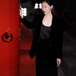 赫本休闲风黑色丝绒西装女长袖气质高级感职业外套冬季两件套装潮