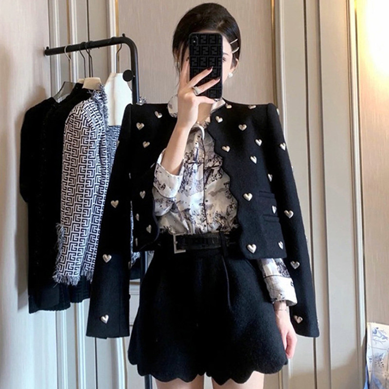 赫本风黑色重工爱心粗花呢短外套女小香风洋气设计感开衫夹克外衣