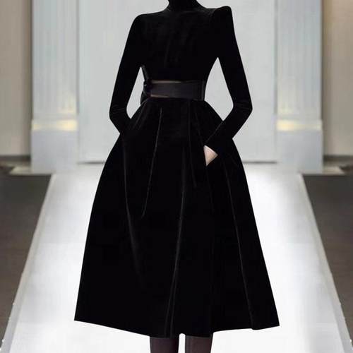 赫本风小黑裙丝绒收腰显瘦晚礼服