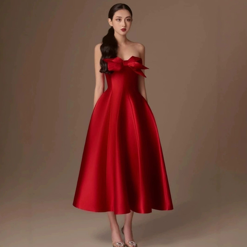 越南小众设计款立体蝴蝶结红色缎面气质连衣裙名媛风抹胸性感礼服