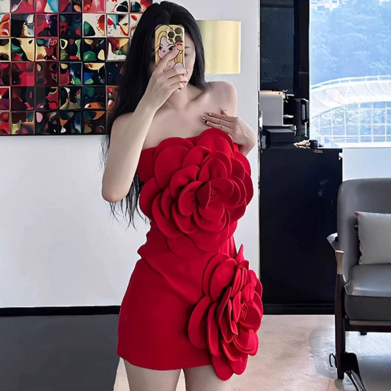 法式名媛气质赫本风红色连衣裙性感立体花朵抹胸生日晚宴聚会礼服