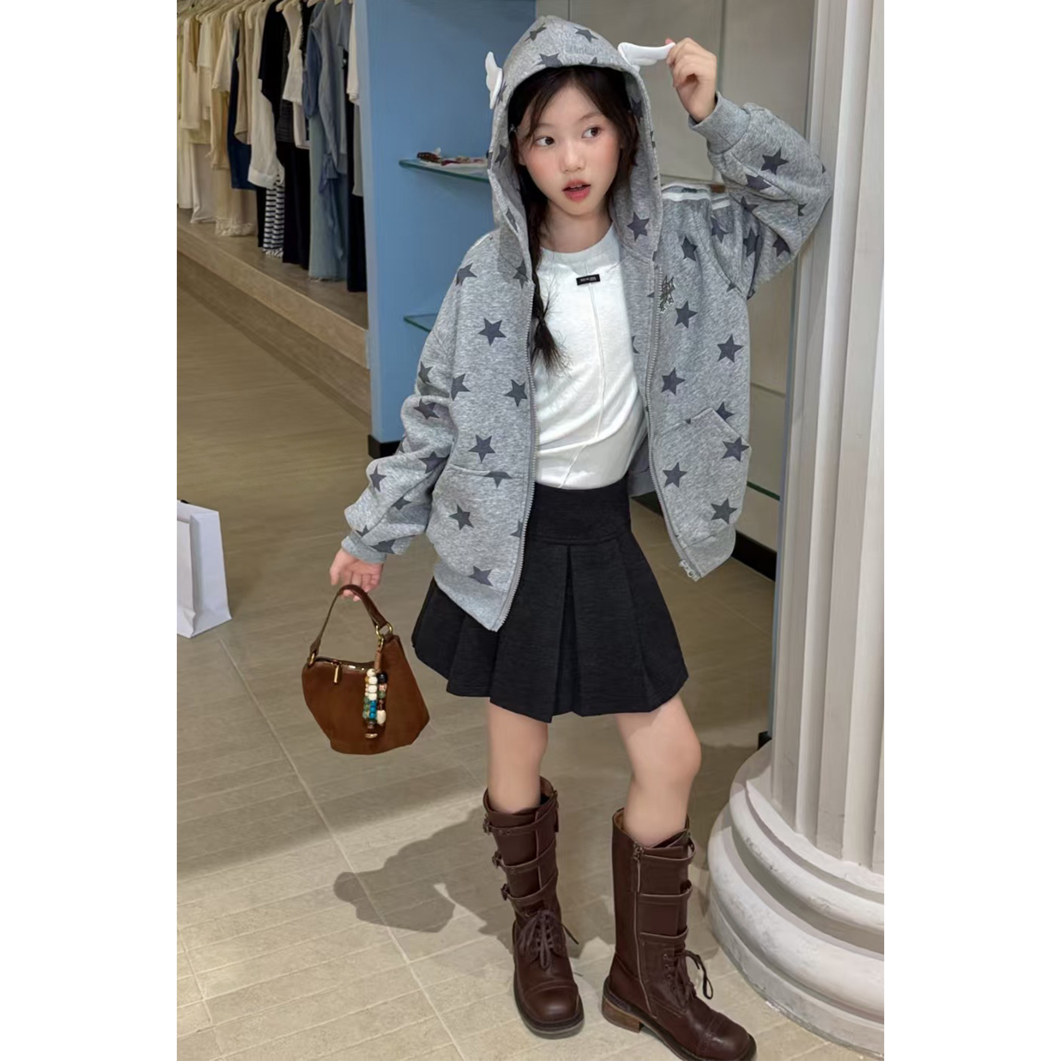 女童连帽外套春秋2026新款儿童灰色开衫侧边条纹宽松休闲卫衣外套