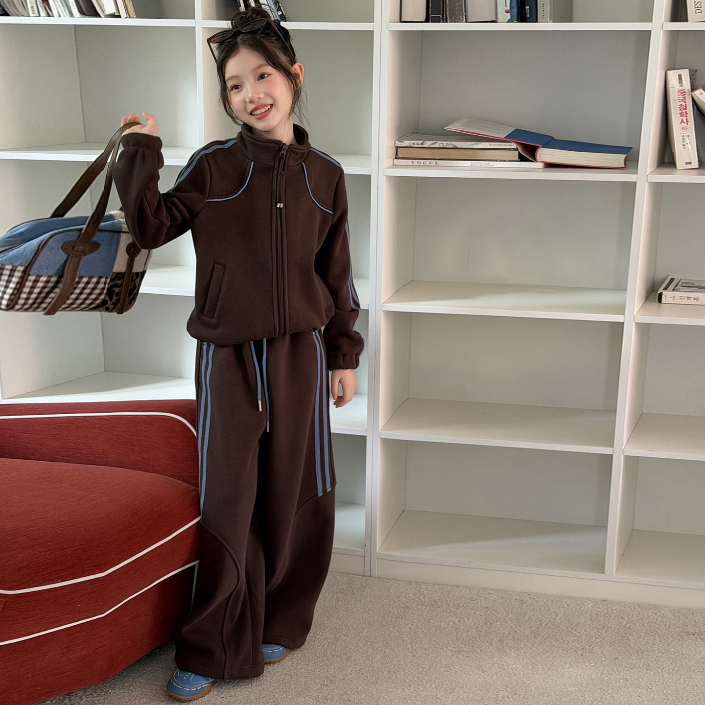 韩系女童运动加绒套装2026秋冬季新款儿童冬装奥利绒上衣阔腿裤子
