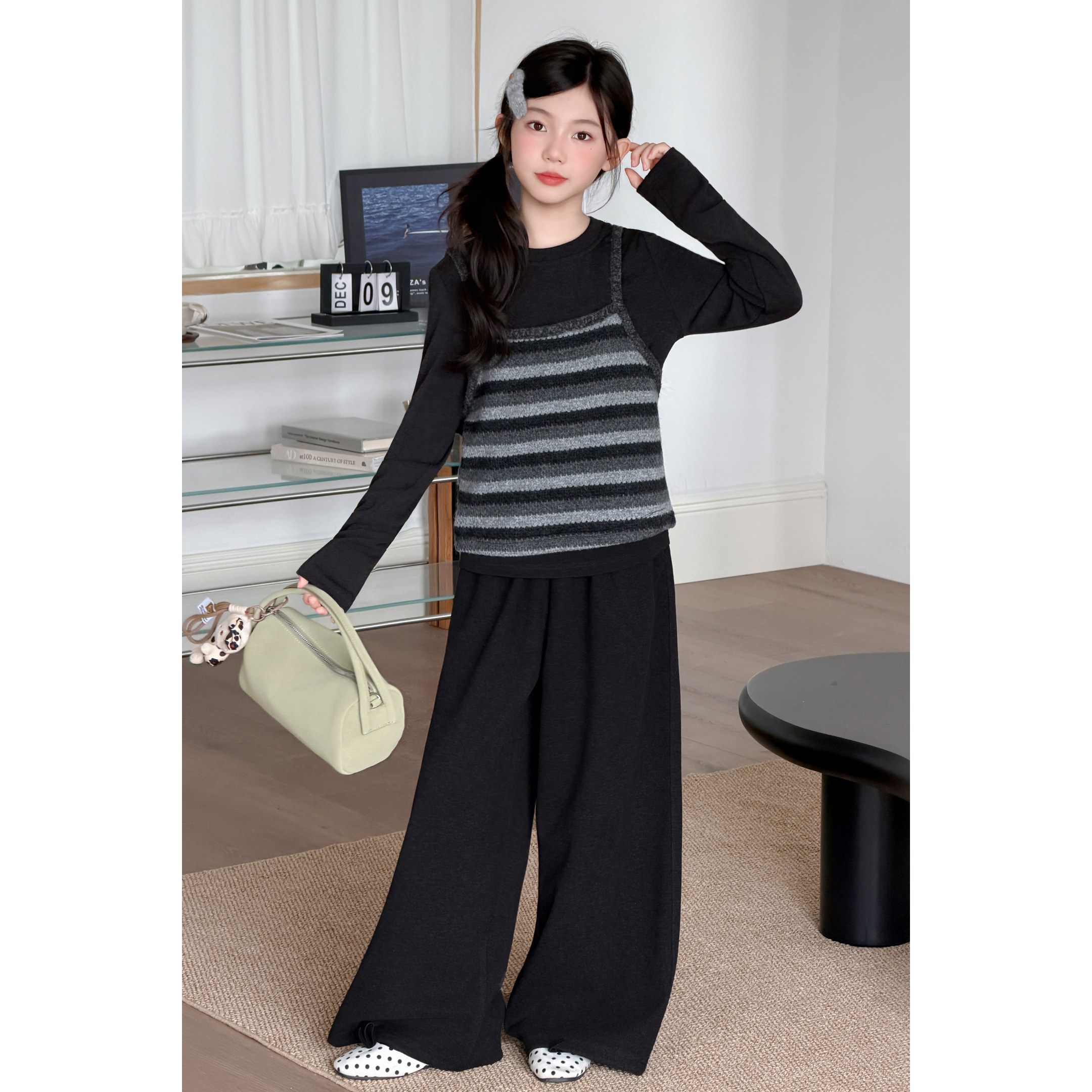 韩系女童三件套2026秋季新款儿童纯色长袖打底衫条纹吊带裤子套装