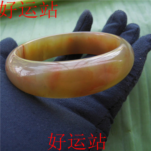 2019俏色黄龙玉女士时尚手工