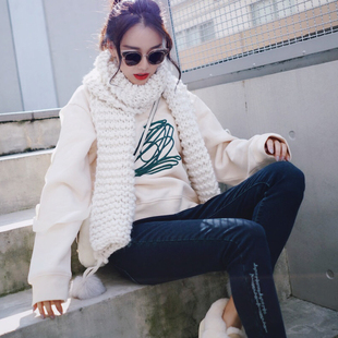 JOLIELIN 黄一琳秋冬软糯毛线蓝狐毛球白色大围巾