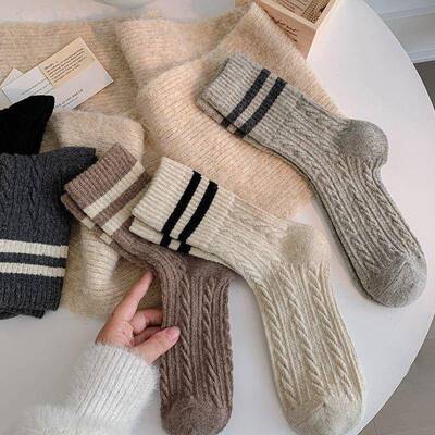 Women's Preppy Striped Casual Knit Mid-Calf Socks Thick