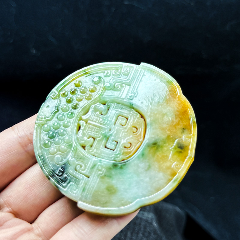天然翡翠A货高端翡翠仿古牌吊坠和氏璧