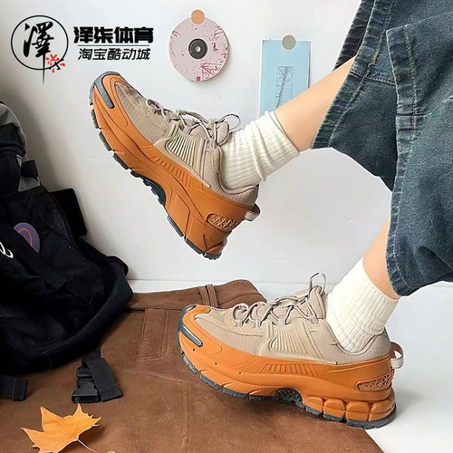 耐克Vomero5卡其色低帮跑步鞋