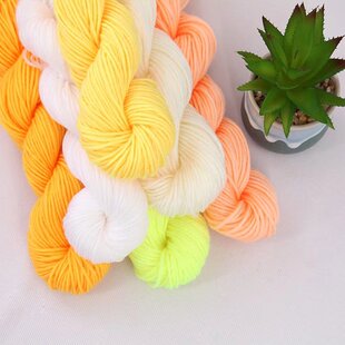 腈纶线4股手编中粗毛线团diy手工编织勾鞋子织棉鞋钩坐垫红喜事线