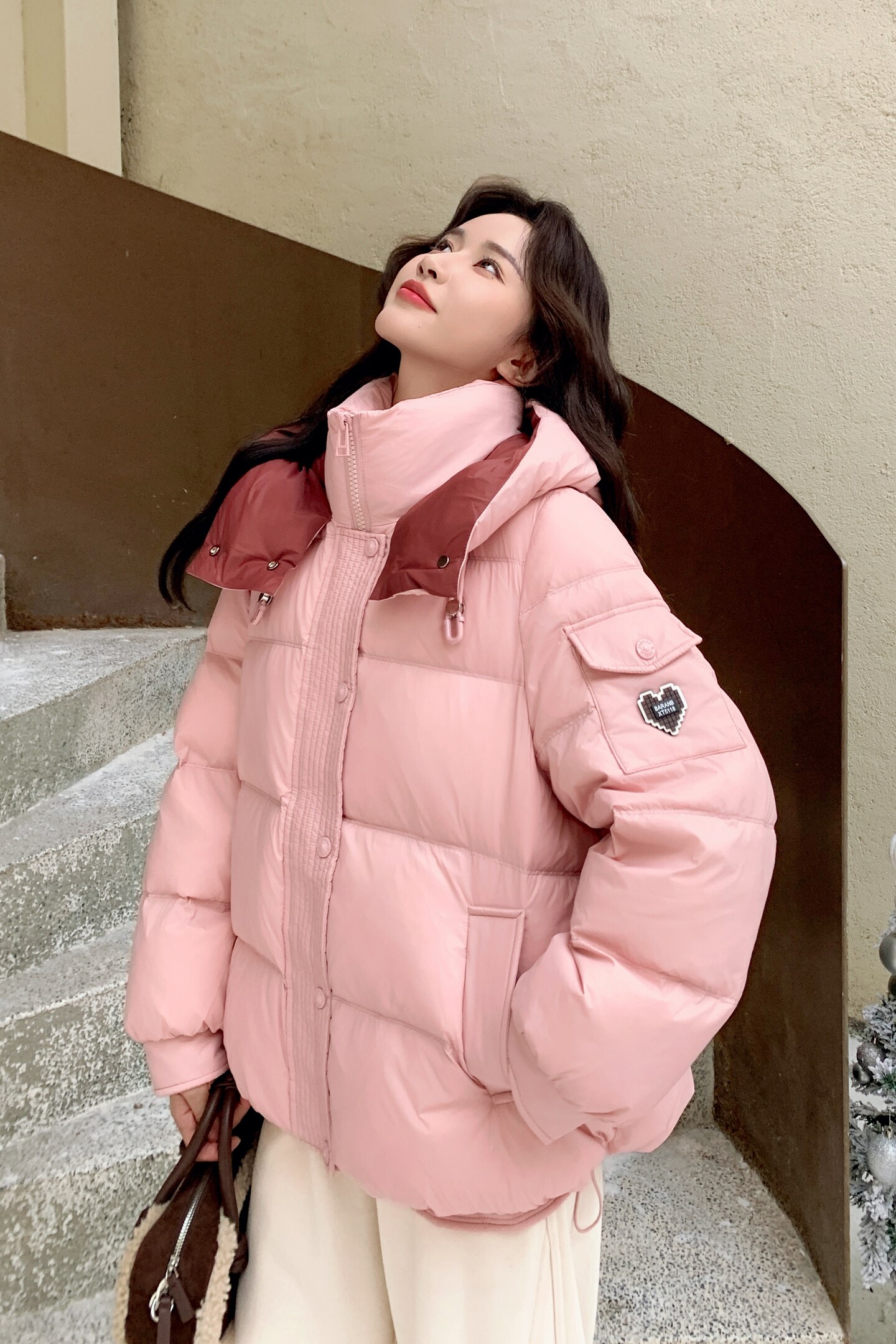 199-W87-P270-控398【好款现货】50羽绒服撞色连帽粉色设计款外套,女装羽绒服,浙宝199