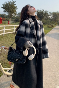 黑色半截新潮格纹拼接毛呢大衣女春冬2025新款今年流行赫本风外套图片