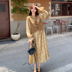 麂皮绒马甲碎花连衣裙女2025新款早秋穿搭温柔风绝美长裙,女装连衣裙,浙宝199