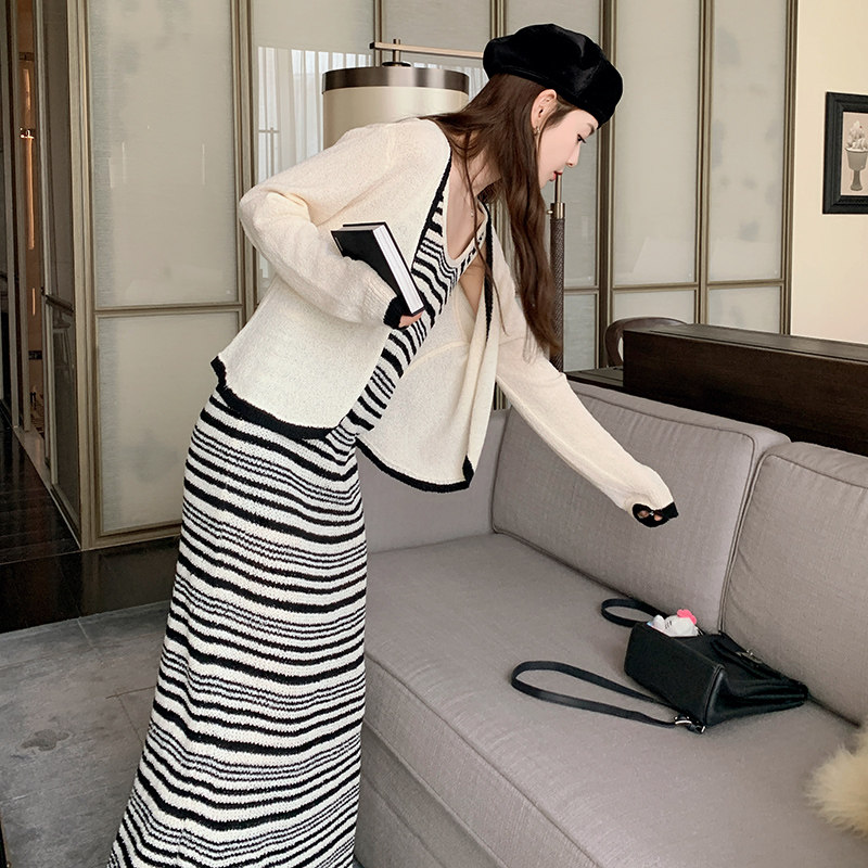 法式米色外套条纹针织连衣裙时尚女2025春季新款设计感,女装连衣裙,浙宝199