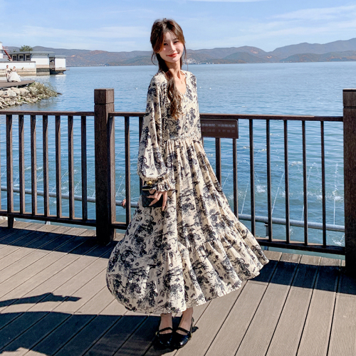 法式v领长袖碎花连衣裙女2025春季新款复古气质收腰显瘦茶歇长裙_浙宝19926007 - 杭州女装网