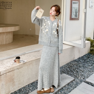 199-26396-P155-K228【好款现货】二件套毛织半身裙开衫套装图片