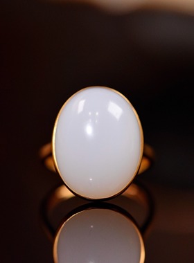 新品新疆和田白玉椭圆形蛋面素戒指18k金镶嵌女款时尚简约