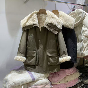 羊羔毛内胆大翻领派克服女2024冬季 宽松加厚保暖冲锋衣外套潮 新款