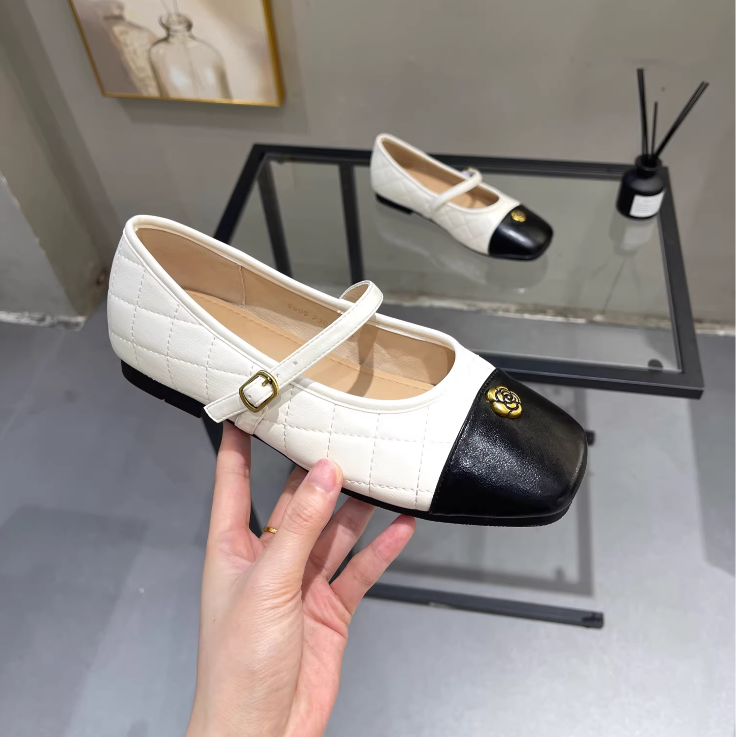 小香风方头拼色玛丽珍鞋女2026夏季新款踩屎感平底百搭配裙子单鞋