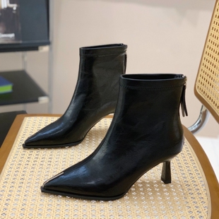 法式尖头高跟短靴女2025冬季新款配裙子气质细跟瘦瘦靴短筒时装靴