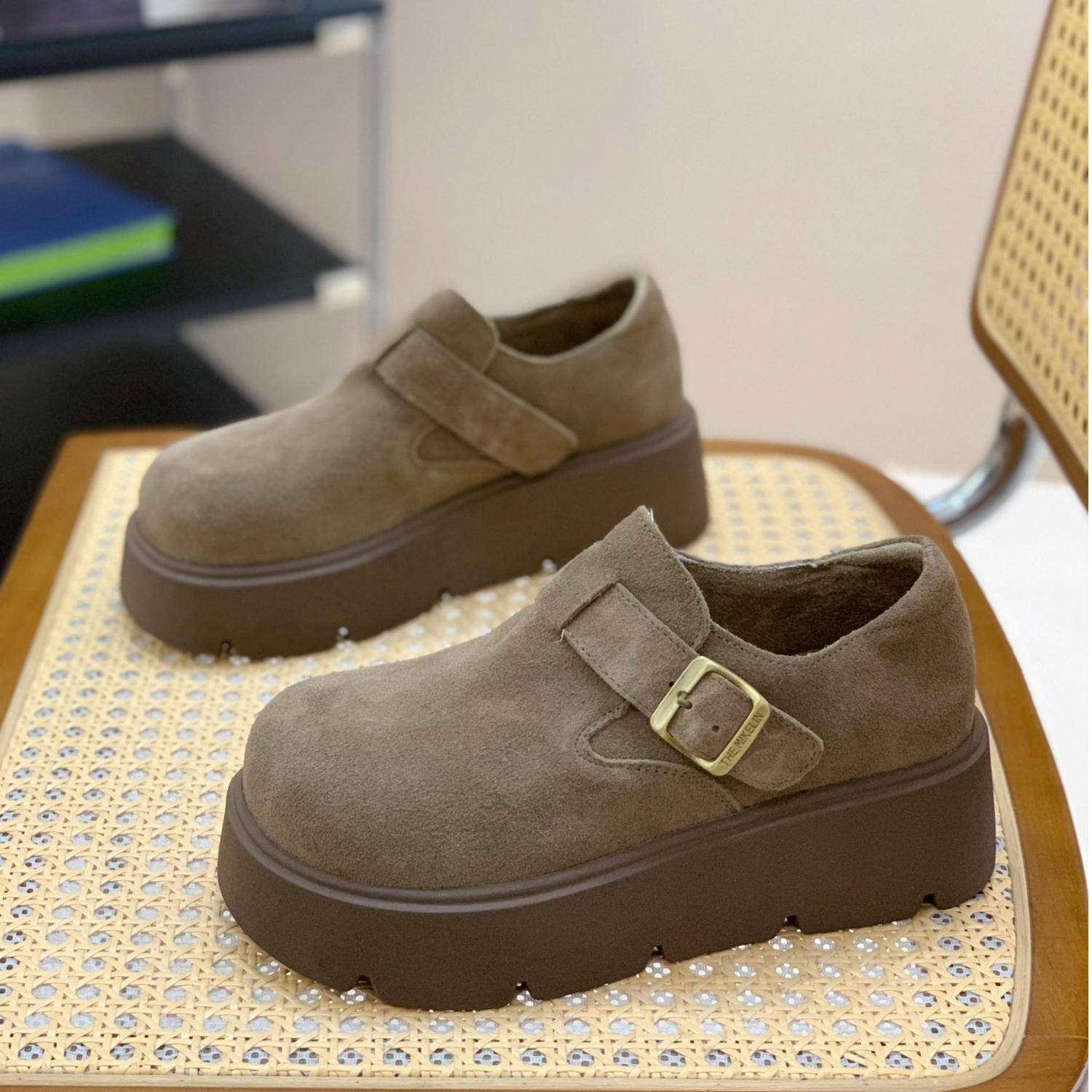 轻便舒适大头显腿细高级感勃肯鞋