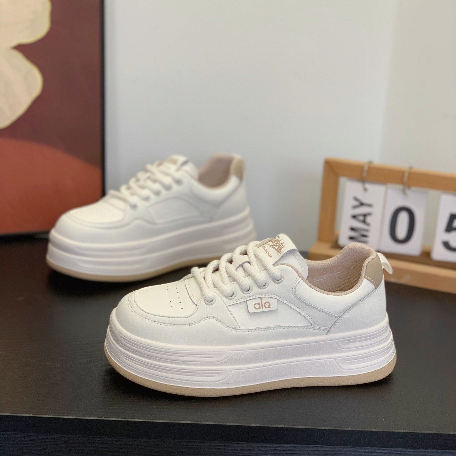 小个子厚底真皮小白鞋女2026新款春季百搭配裙子爆款运动休闲板鞋