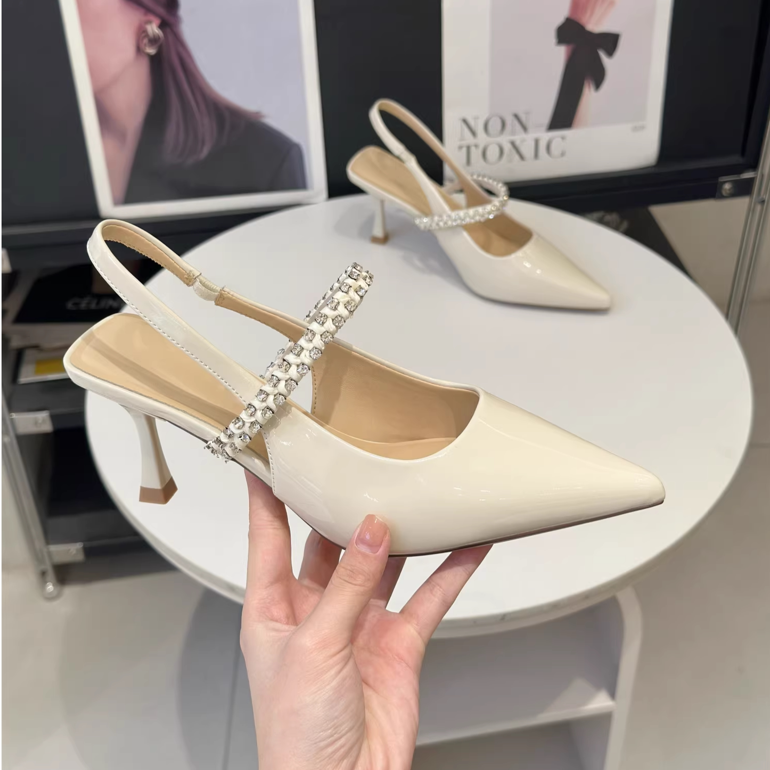 法式尖头水钻包头凉鞋女2026夏季新款配裙子温柔风细跟6cm高跟鞋